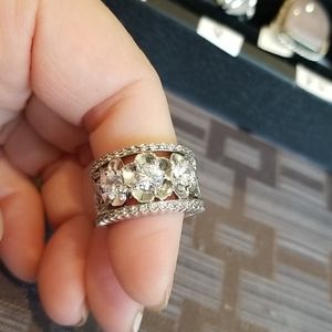 Flower ring sz 5.5